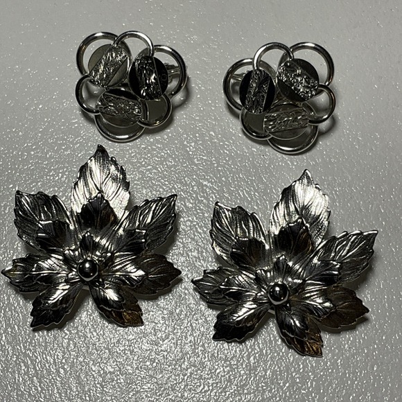 Vintage 3 Sarah Coventry Silver And Gold Maple Leaf Circles Fan Clip On Earrings - Picture 2 of 6